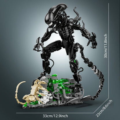 Building Block Set Alien Beast with 958 Pieces, Articulated Black Figure, Scene Base and Long Tail