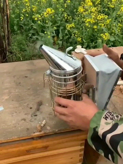 15-Piece Beekeeping Tool Kit with Bee Smoker, Brush, Hive Scrapers, Frame Grip and Queen Accessories