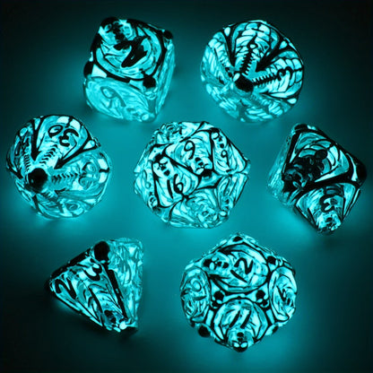 Metal Skull Dice Set 7pcs Glow in the Dark, Hollow UV Fluorescent Polyhedral DnD RPG Dice for Dungeon Masters