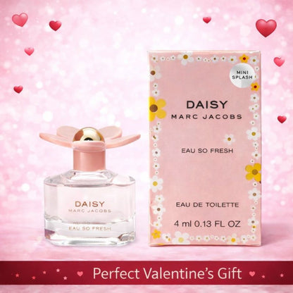 Marc Jacobs Daisy Eau So Fresh Mini EDT Spray for Women, Fresh Floral Fruity Scent, Travel Size 4ml 0.13 oz