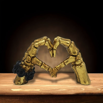 Skull Heart Hand Resin Statue – Gothic Desktop Decoration Modern Art Sculpture for Home Decor, Halloween Decor