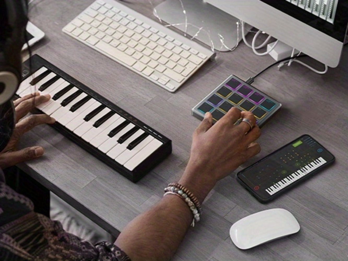 Donner Starrypad Mini MIDI Controller with 16 RGB Pads and Wireless detail image - detail view 17