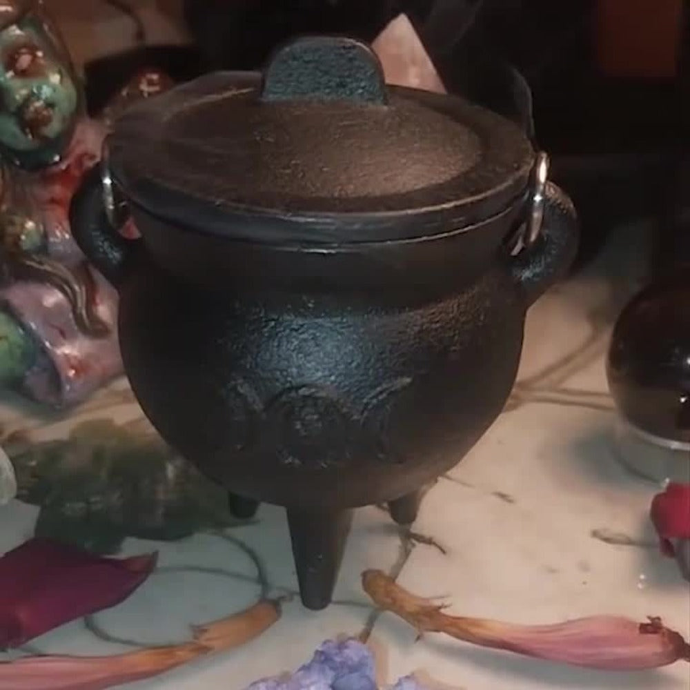 Cast Iron Cauldron with Lid & Handle, Witchcraft Incense Burner, Spell Ritual Pot, Halloween Decor