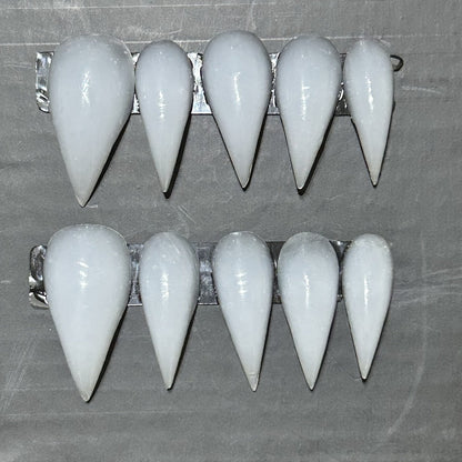 Press On Nails 10-Piece Cream Cat-Paw Set with Handmade 3D Design, Soft Matte or Glossy Finish