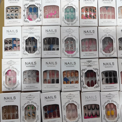 Press On Nails 576-Piece Full-Cover Assorted Glossy Variety Set with Styles for Parties and Daily Wear