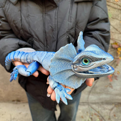 Frilled Neck Lizard Figurine 3D Printed, Large Umbrella Lizard Animal Sculpture 8 Color Styles