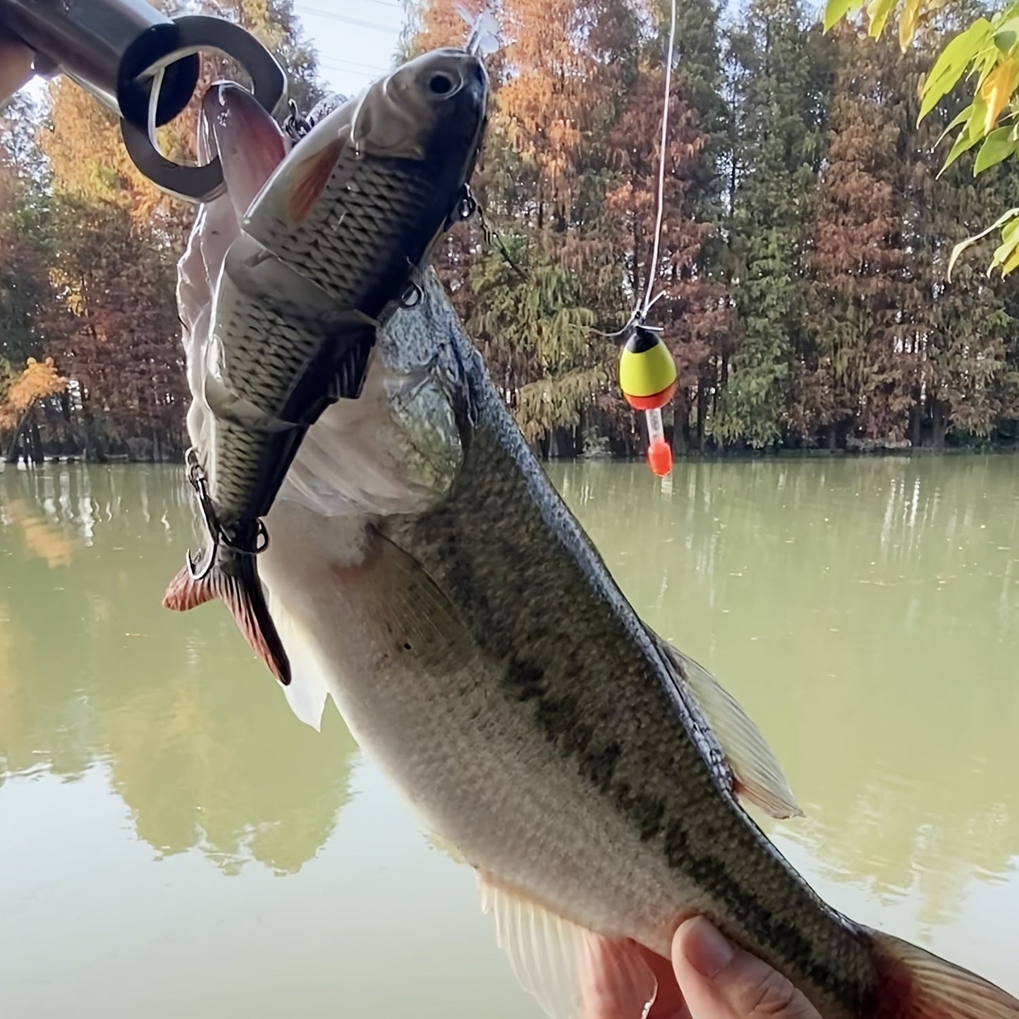 Electric Robotic Swimbait with USB Rechargeable LED Light – Multi-Jointed Wobbler Swimming Fishing Bait, Realistic Robot Fish Lure for Bass