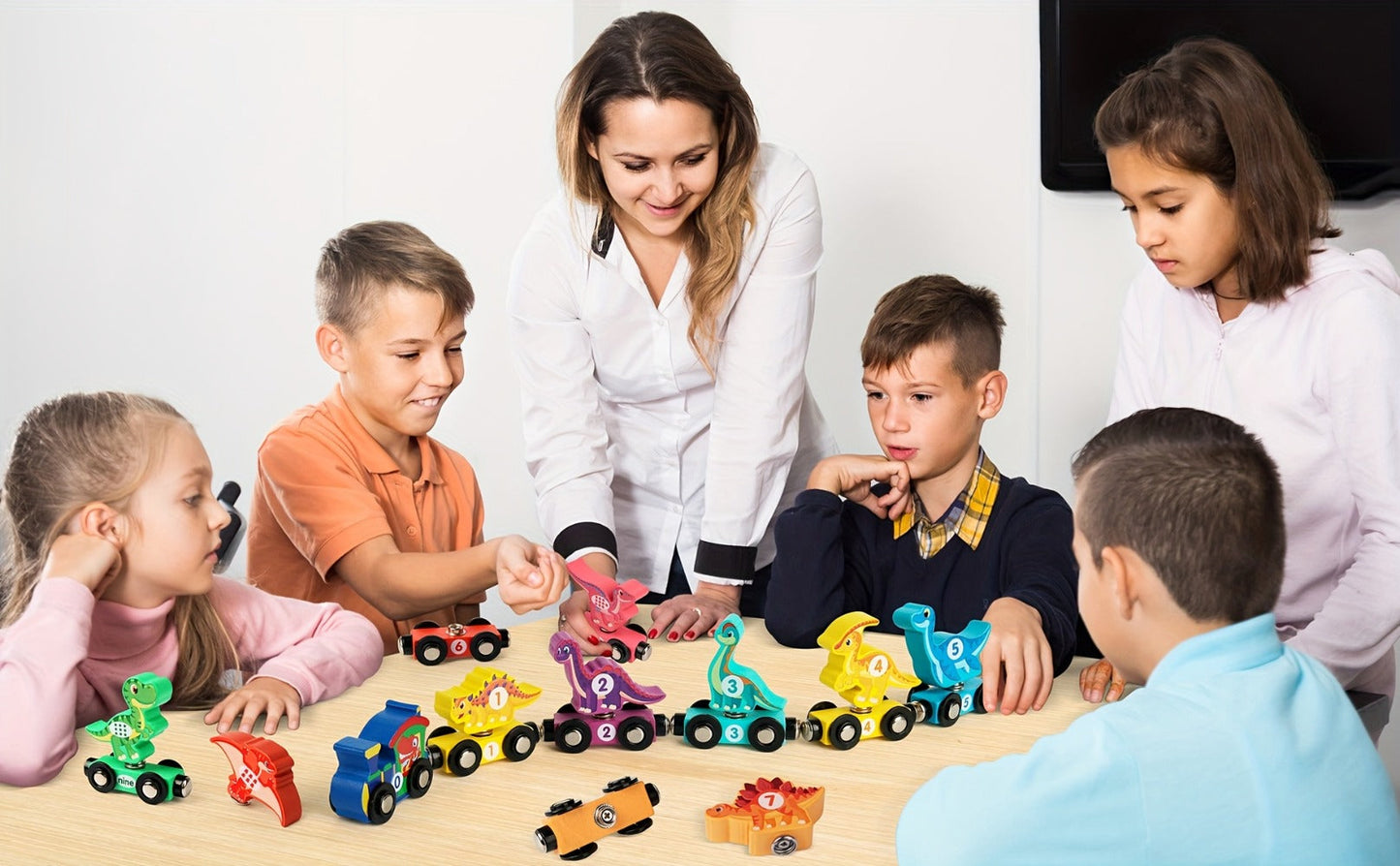 Magnetic Dinosaur Number Train Set for Kids Ages 3-5, 11PCS Wooden Magnetic Train Toy with Engine & Numbered Cars