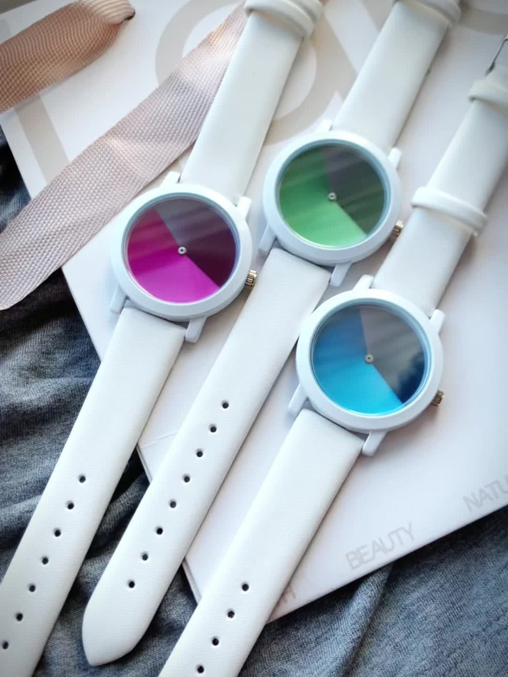 Women's Quartz Watch - Color Changing for Glamorous Shifting Color Display PU Leather Strap - product detail view 13