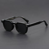 Black frame - grey lenses