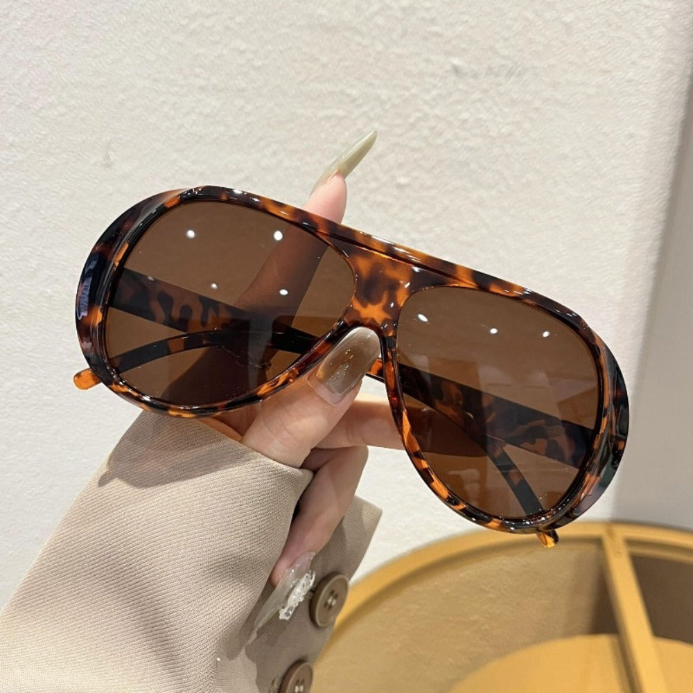 Sunglasses for Men - Oversized for Big Faces Women Retro Large Frame Vintage UV400 Fashion - product detail view 3