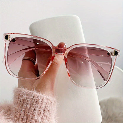 Sunglasses for Women - Retro D-Shape Anti-Reflective PC Lenses Lightweight Fashion Eyewear for - product detail view 17