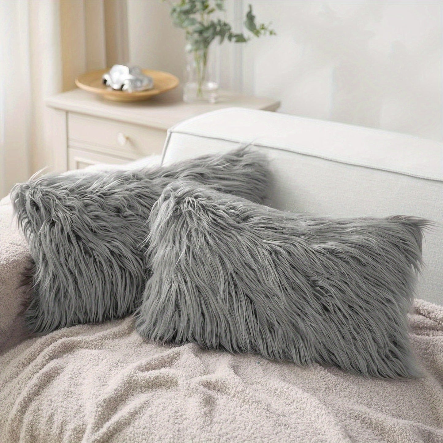 Faux Fur Throw Pillow Covers Pack of 2 – Luxury Soft Fluffy Decorative Cushion Covers for Couch Bed Sofa, Pet Friendly, Zipper Closure