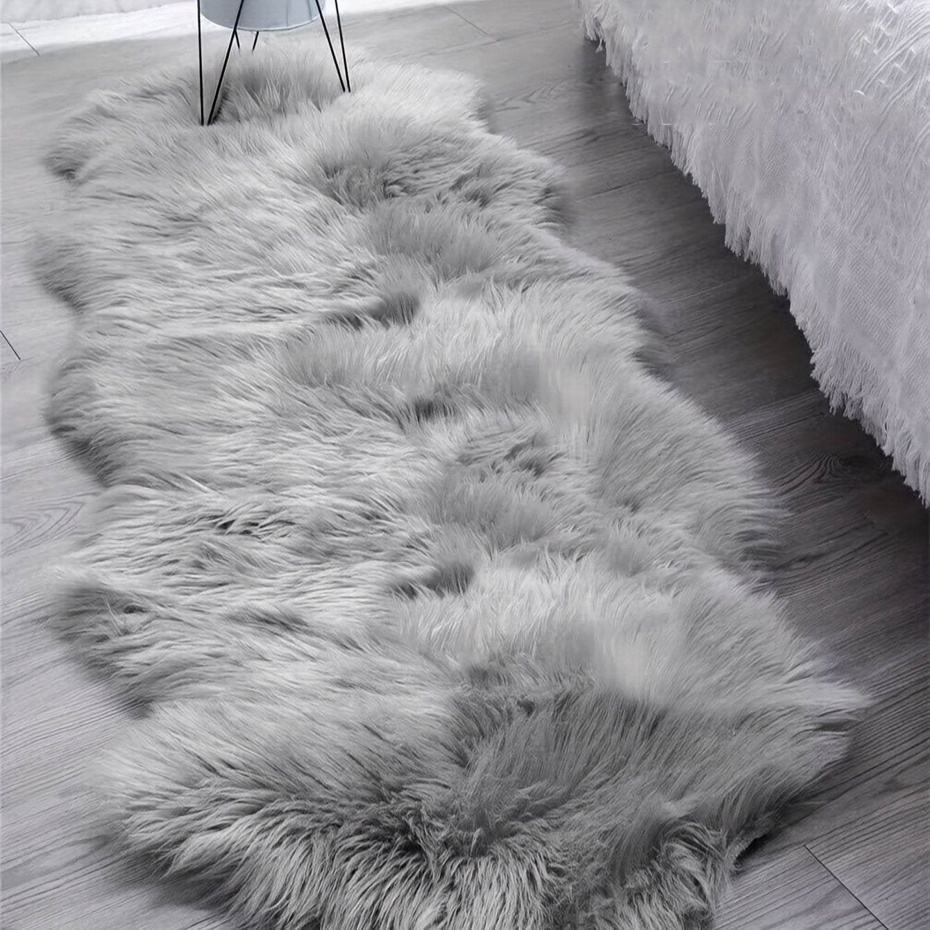 Area Rug, Wavy-Edge Imitation Plush Accent Carpet in White, Gray or Khaki with Three Size Options
